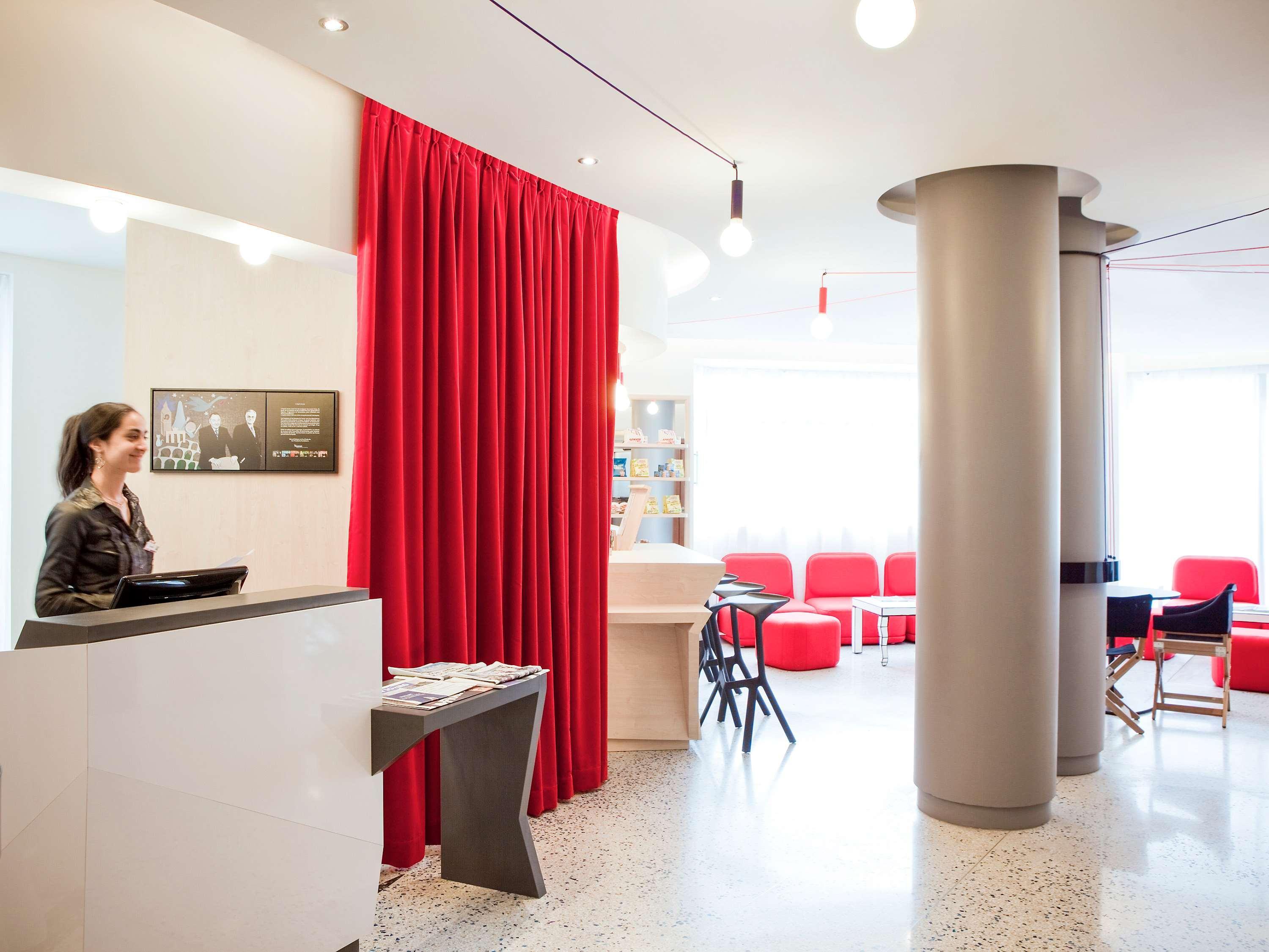 Ibis Styles Paris Mairie De Montreuil Hotel Montreuil  Exterior photo