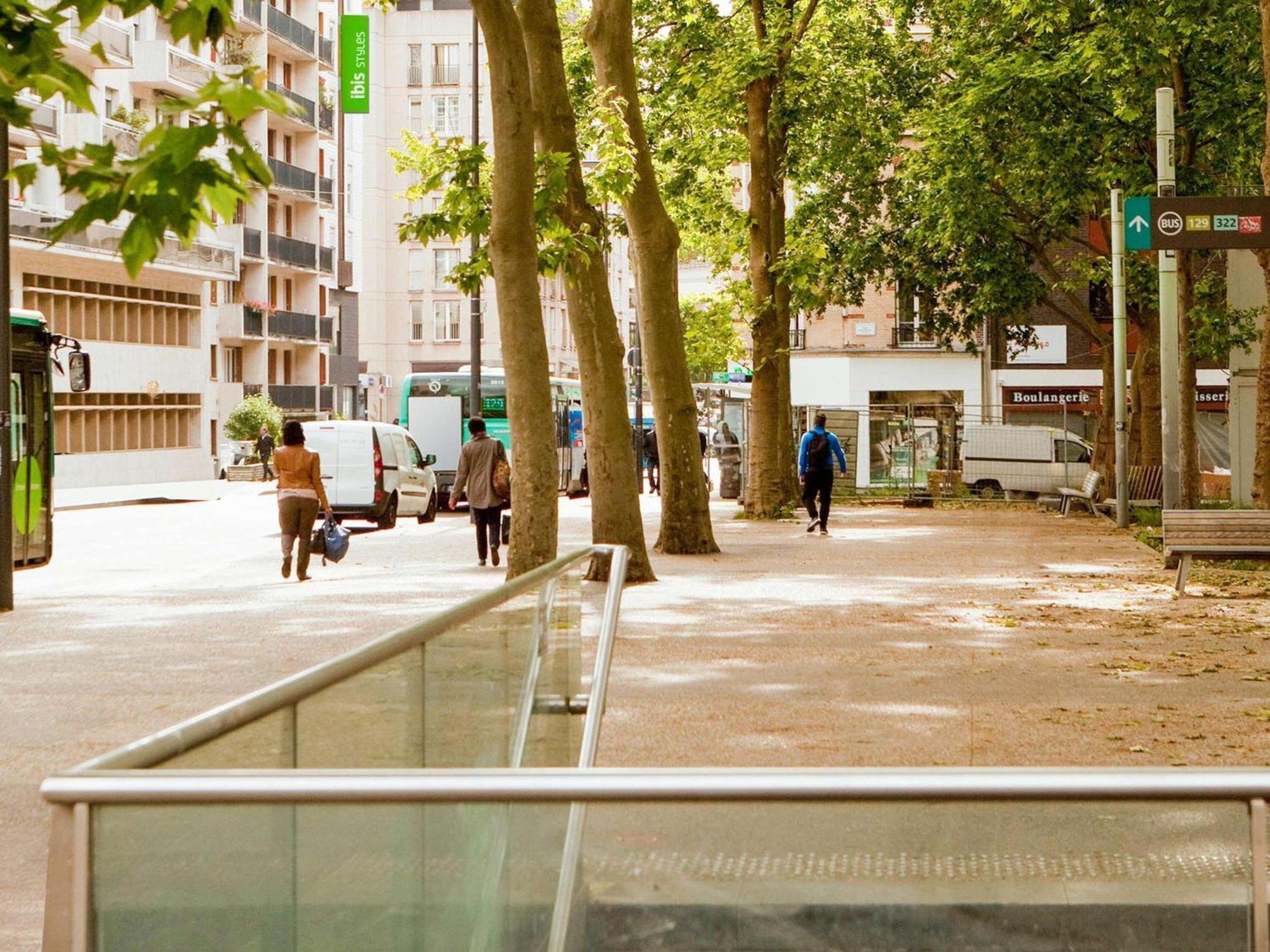Ibis Styles Paris Mairie De Montreuil Hotel Montreuil  Exterior photo